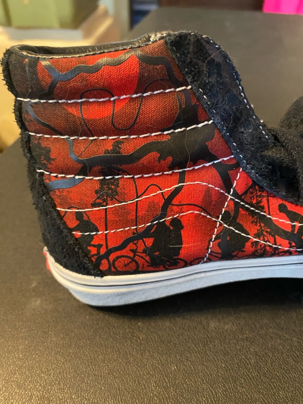 STRANGER THINGS Vans Red and Black Print high-top sneakers - Picture 8 of 14